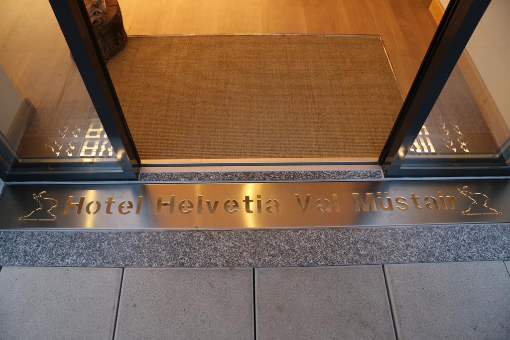 Hotel Helvetia Müstair Exteriör bild